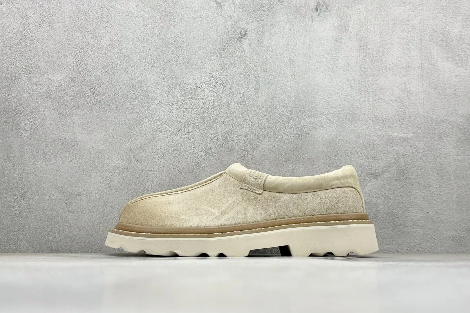 🐲💰 480 supports store UGG2025 spring new Hybird Tasman series men's shoes# The upper is made of cow split layer, the inner breathable mesh, the ugg traditional Eva light wing outsole, the coexistence of class and comfort, slip-on design, easy to put on and take off, paired with wide-leg workwear, American retro Barn style, easy to style, the style is not defined, and the matching does not have to be limited!   Item No.: 1166913 Size: 40-44